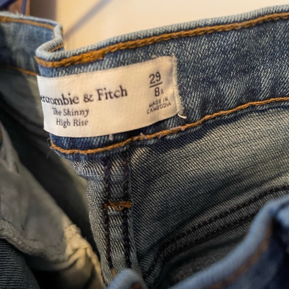 Abercrombie Womens high rise destroyed jeans - Picture 2 of 5